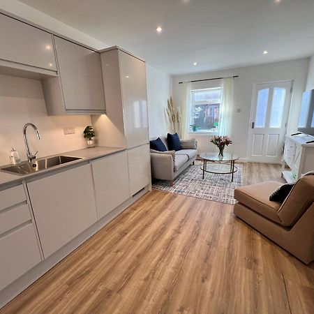 Two Bedroom Bridgnorth Bliss エクステリア 写真
