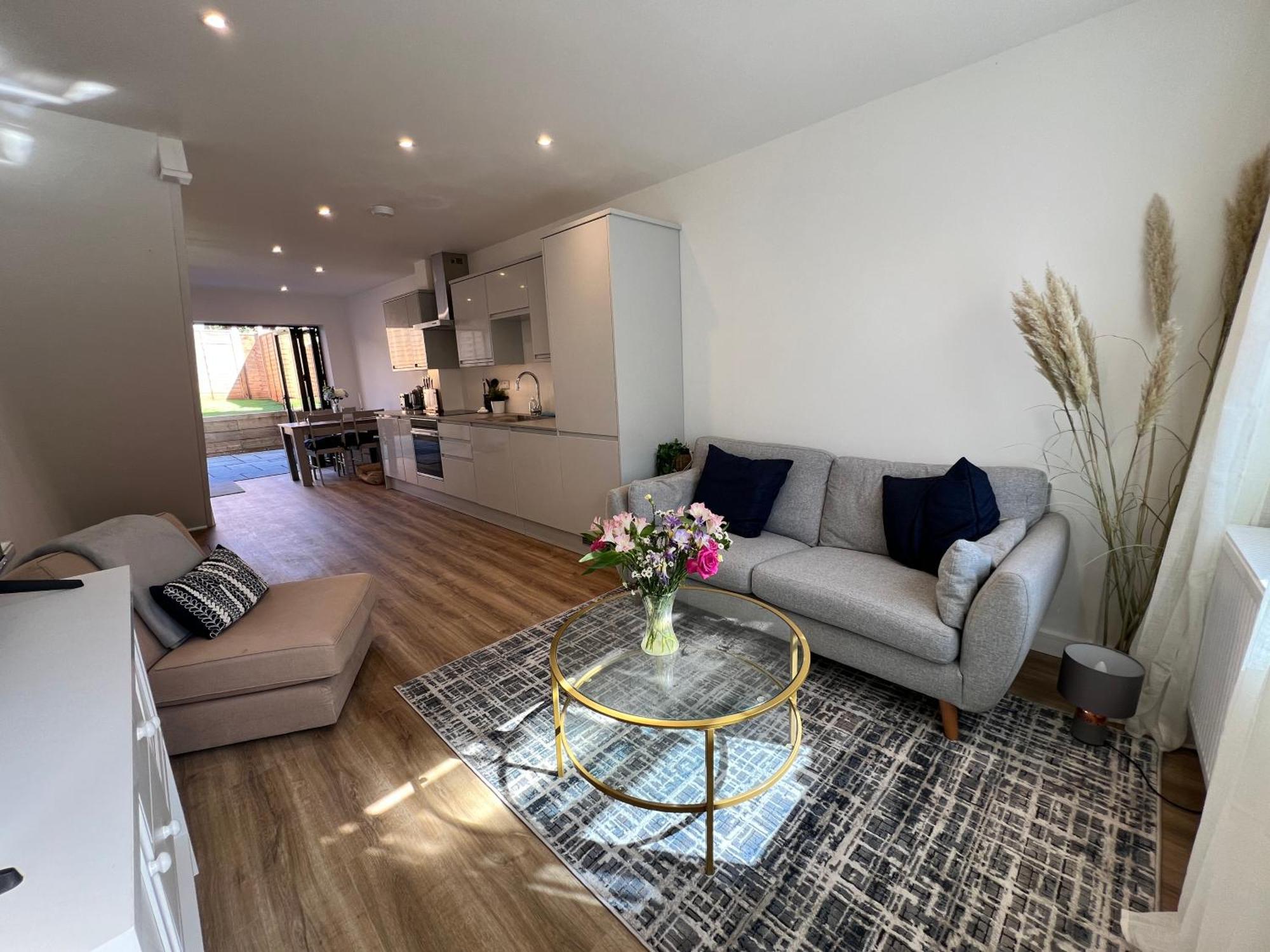 Two Bedroom Bridgnorth Bliss エクステリア 写真