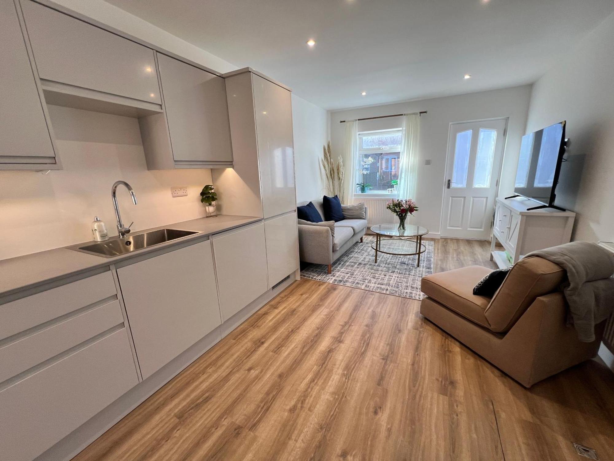 Two Bedroom Bridgnorth Bliss エクステリア 写真